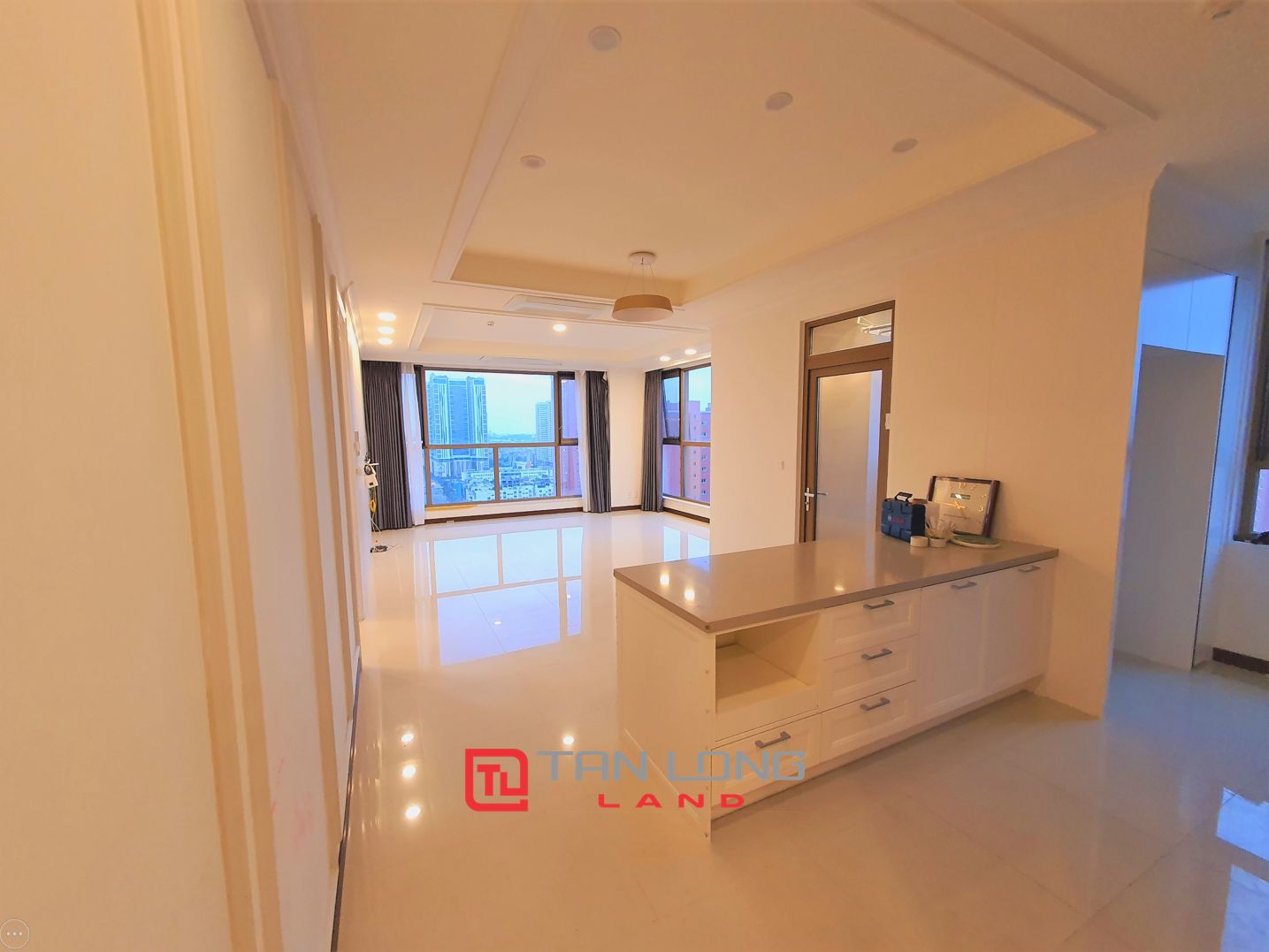 Bán căn hộ 3PN/125m2 view Hồ Tây, Hồ Điều Hòa chung cư Starlake Tây Hồ